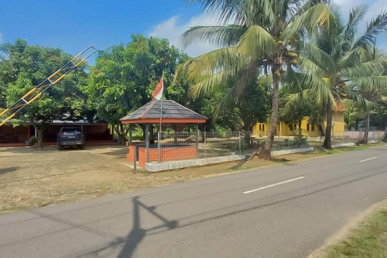Hotel Aa Bungsu Syariah Balekambang Ciletuh Sukabumi Redpartner Cilowa Exterior foto